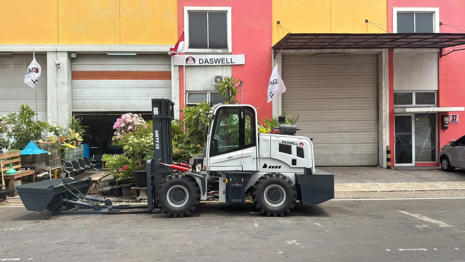Proyek Pembangunan Pabrik - Samarinda