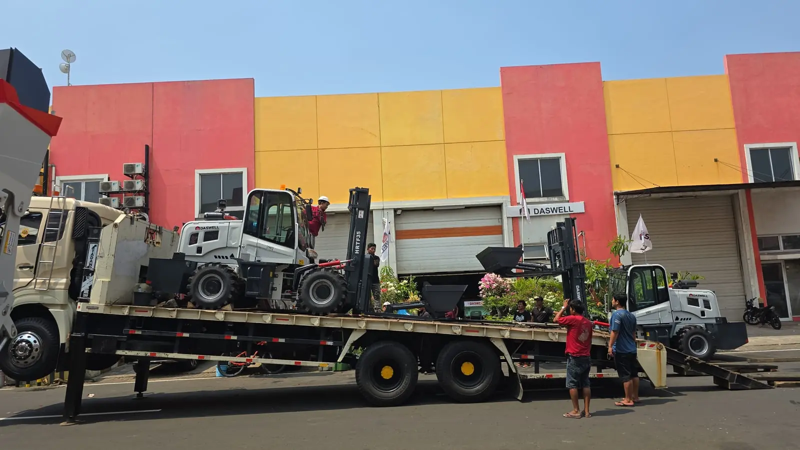 Proyek Pembangunan Pabrik - Samarinda